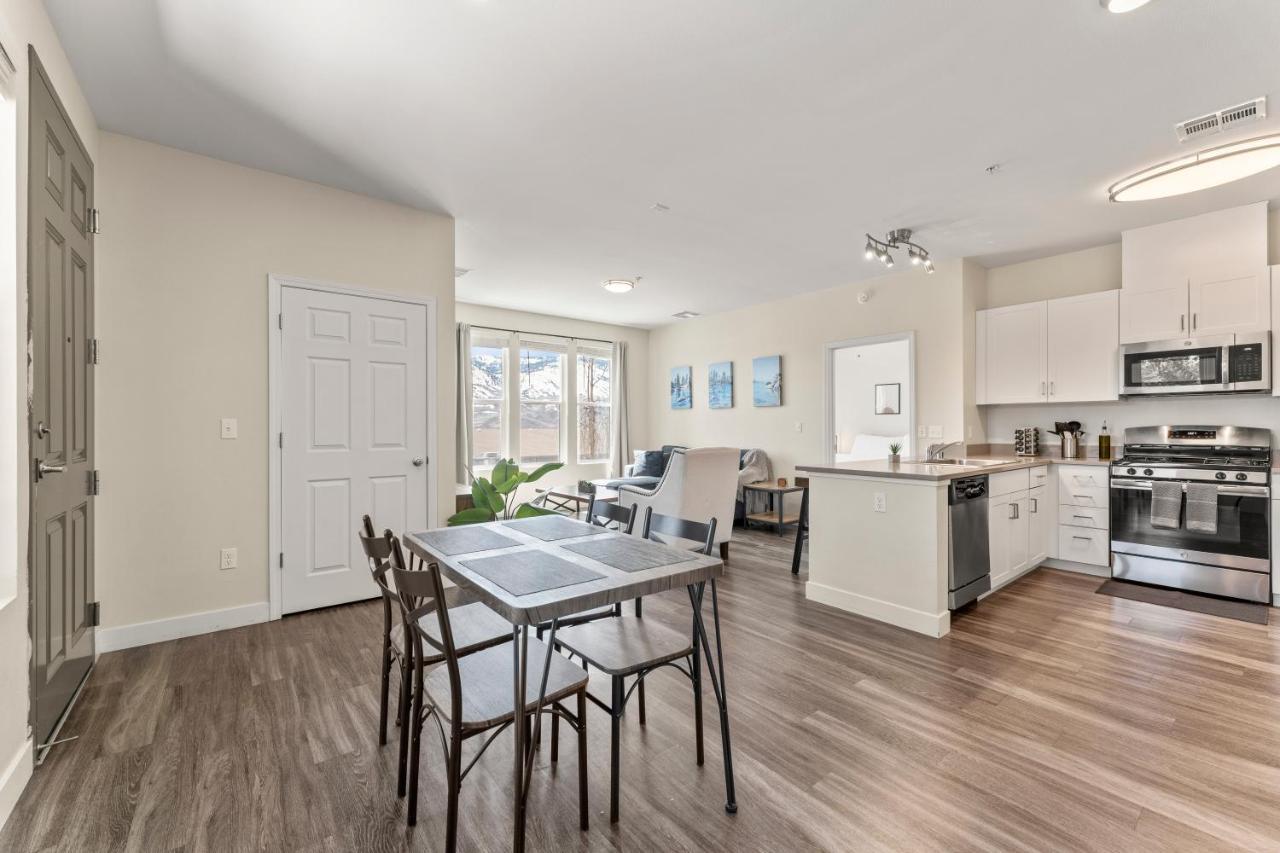 Luxury Retreat - King Beds, Hot Tub, & Pool - Family & Remote Work Friendly Lägenhet Reno Exteriör bild